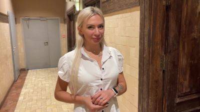 Hot and dangerous blowjob in the toilet of the shopping center from a Russian saleswoman. - Russia on vidfreenow.com