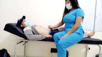 Passionate Latina Doctor Gives Amateur Blowjob to Patient's Small Penis! on vidfreenow.com