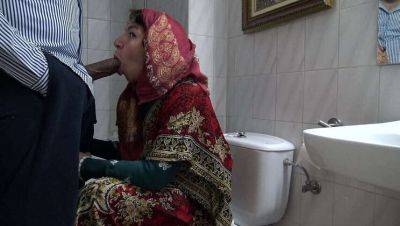 A Raunchy Turkish Muslim Spouse's Encounter with a Black Immigrant in a Public Restroom - Britain - Turkey on vidfreenow.com