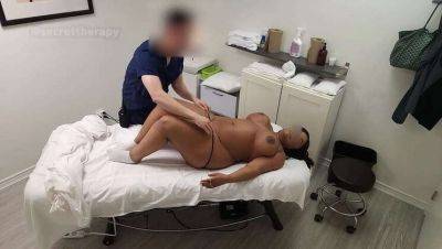 Jessica, a curvy black coed, loves my unique massage - Usa - Canada on vidfreenow.com