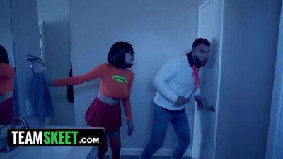 Velma and Fred's Spooky Mystery: Cosplay Fun Turns X-Rated! on vidfreenow.com