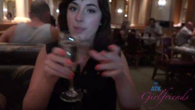 Virtual Vacation In Las Vegas With Simone Delilah And Lara Brookes Part 1 - Usa - city Las Vegas on vidfreenow.com