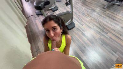 Quick Sex In The Gym - Risky Fuck on vidfreenow.com