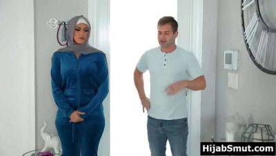 Innocent Muslim Girl Experiences Her First Time With Neighbor on vidfreenow.com