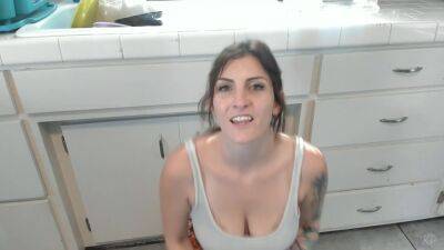 Kelly Payne In Mom Teaches Son’s Virgin Friends on vidfreenow.com