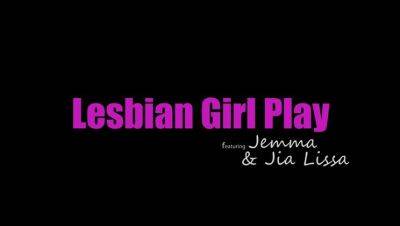 Lesbian Girl Play - S17:E6 on vidfreenow.com